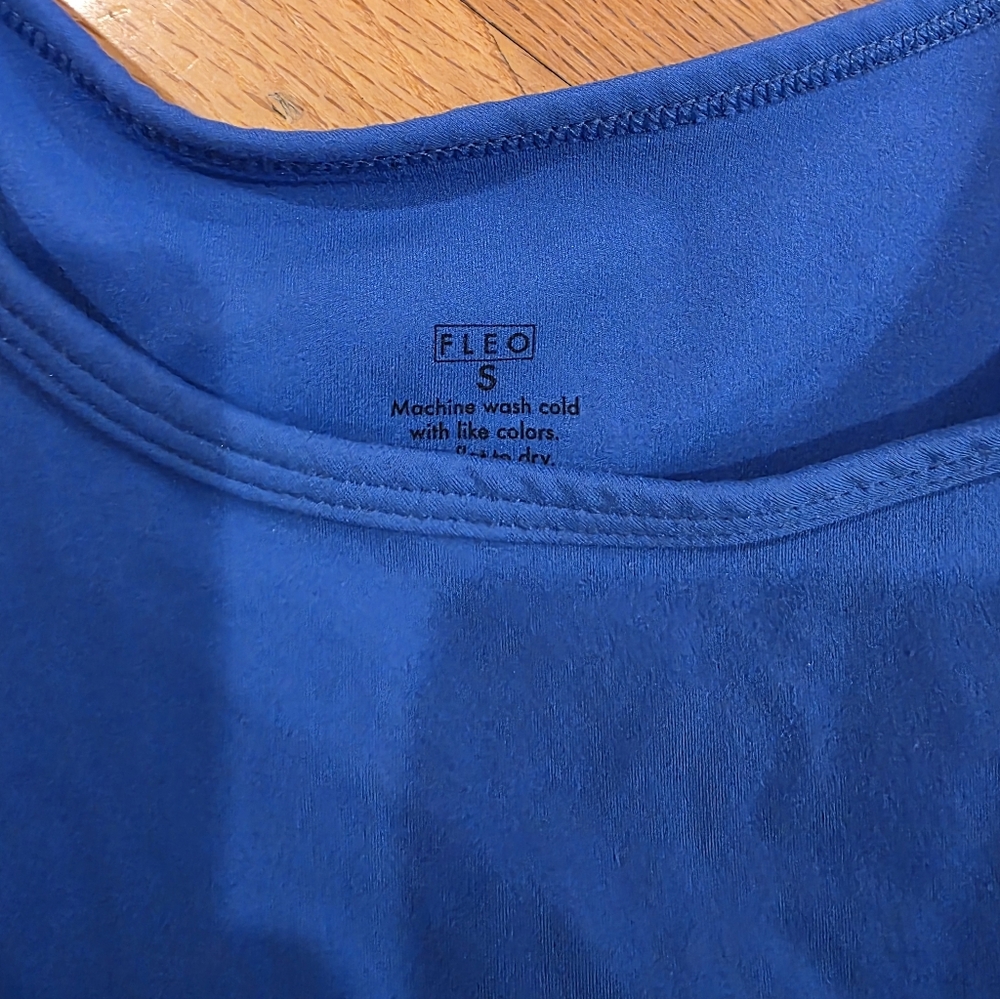 Fleo Workout Racerback Fitted Crop Top - Picture 3 of 3